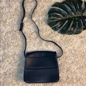 VINTAGE COACH BAG //